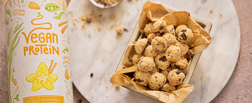 HEALTHY SNACKING - COOKIE DOUGH PROTEIN BALLS
